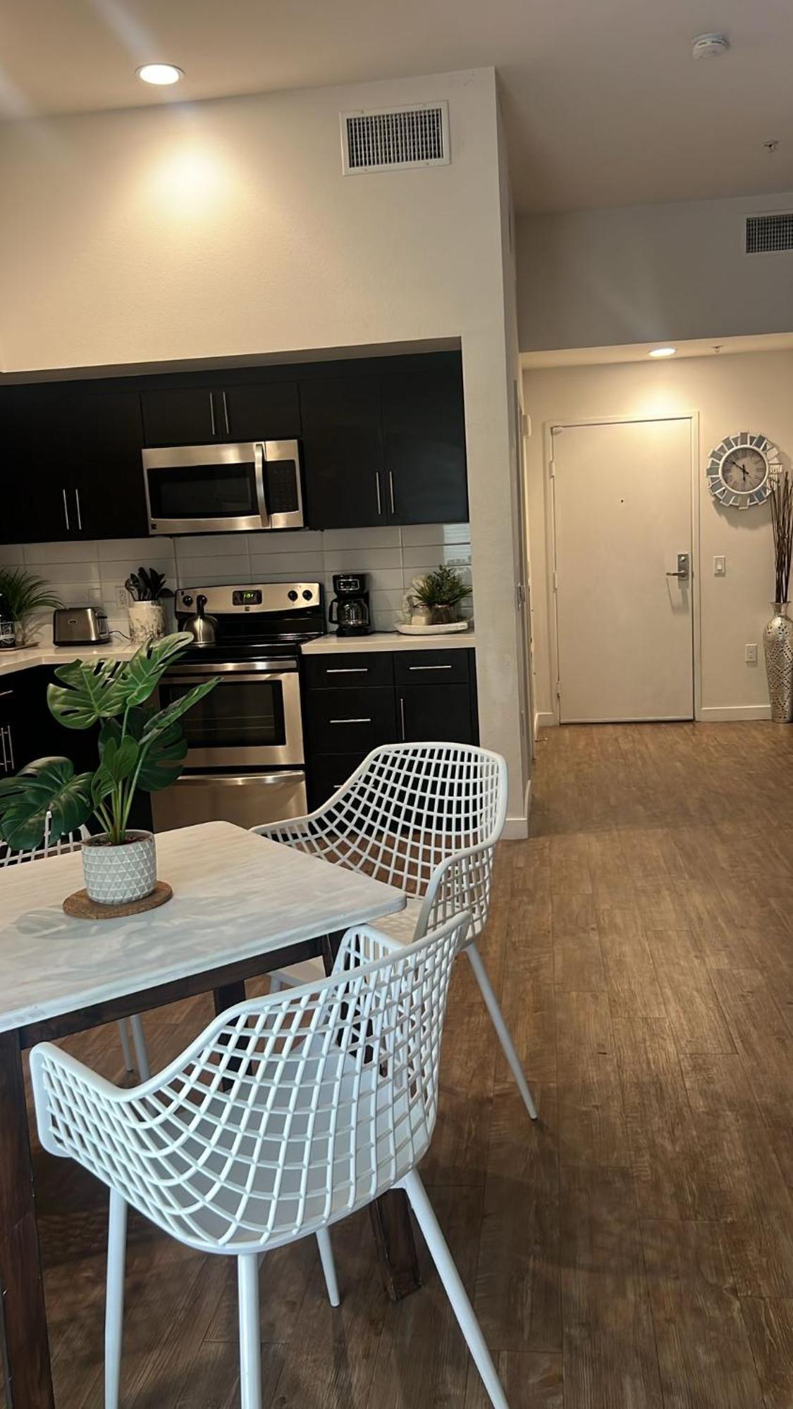 Exceptional Loft Free Parking And Wifi Apartment *